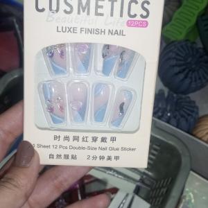 artifacial nails